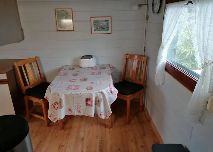 Ruhe Und Entspannung In Haus Und Garten بيت للعطل